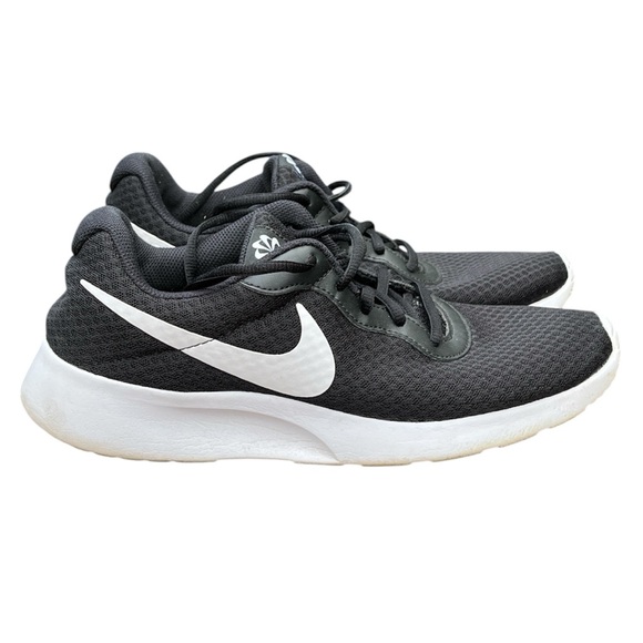 Nike Women's Tanjun Move To Zero Casual Sneakers, black/white, size 10 - Picture 1 of 8